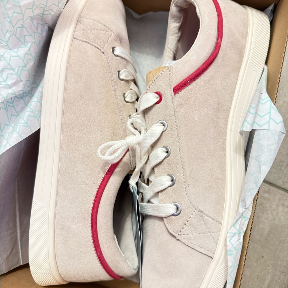 Waco Avalon Suede Sneakers